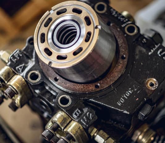 Cum găsesc o soluție pentru a repara sau înlocui pompa hidraulică?